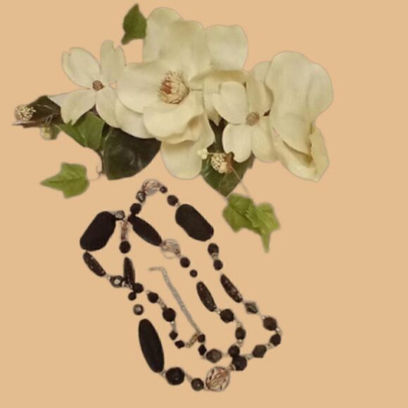 Beautiful and unique styled long stone, beads and crystal necklace black vintage - Picture 1 of 3